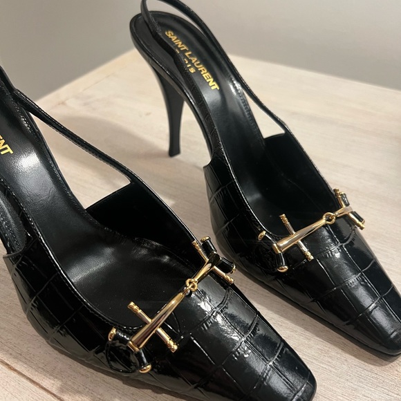 SAINT LAURENT BLADE SLINGBACK PUMPS IN CROCODILE-EMBOSSED PATENT LEATHER - Picture 12 of 14